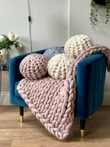 Mink pink merino chunky knit sofa blanket / throw