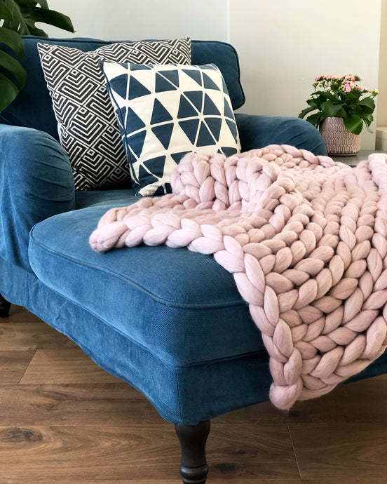 Mink pink merino chunky knit sofa blanket / throw